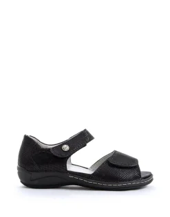 Women leather sandals