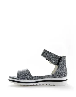 Women leather sandals