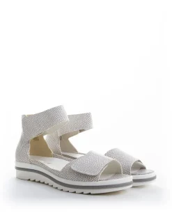 Women leather sandals